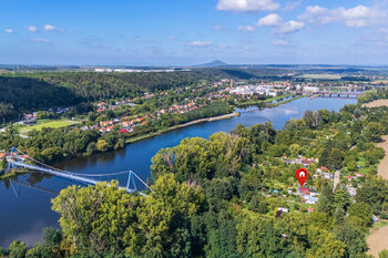 Okolí zahrady - Prodej pozemku 820 m², Veltrusy