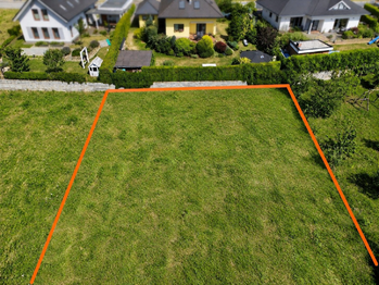 pohled shora - Prodej pozemku 818 m², Adamov