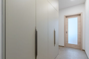 Pronájem bytu 1+kk v osobním vlastnictví 3305 m², Praha 9 - Libeň