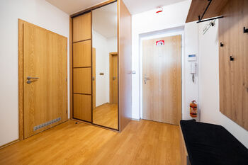 Prodej bytu 2+kk v osobním vlastnictví 55 m², Praha 9 - Čakovice