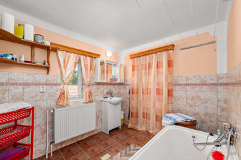 Byt č.2 - Prodej domu 494 m², Benešov nad Černou