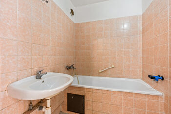 Prodej bytu 3+1 v osobním vlastnictví 77 m², Praha 6 - Řepy