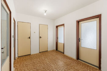 Prodej bytu 3+1 v osobním vlastnictví 77 m², Praha 6 - Řepy