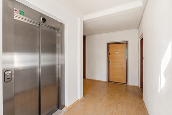 Prodej bytu 3+1 v osobním vlastnictví 77 m², Praha 6 - Řepy