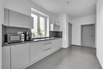 Pronájem kancelářských prostor 160 m², Praha 5 - Lahovice