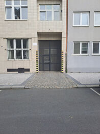 Pronájem garážového stání 505 m², Praha 6 - Střešovice