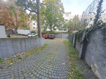 Pronájem garážového stání 505 m², Praha 6 - Střešovice