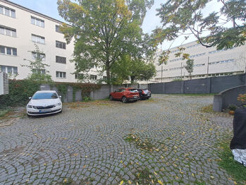 Pronájem garážového stání 505 m², Praha 6 - Střešovice