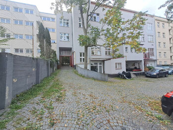 Pronájem garážového stání 505 m², Praha 6 - Střešovice