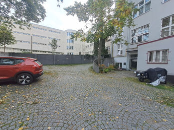 Pronájem garážového stání 505 m², Praha 6 - Střešovice