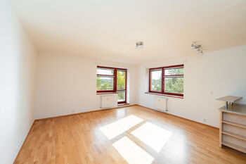 Obývací pokoj - Prodej bytu 3+kk v osobním vlastnictví 78 m², Kralupy nad Vltavou