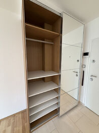 Pronájem bytu 2+kk v osobním vlastnictví 38 m², Praha 4 - Krč