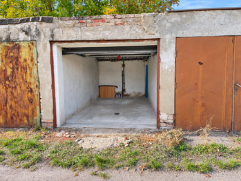 Prodej garáže 17 m², Milovice