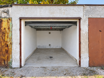 Prodej garáže 17 m², Milovice