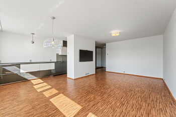 Prodej bytu 3+kk v osobním vlastnictví 71 m², Praha 8 - Bohnice