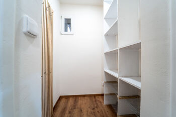 Šatna - Pronájem bytu 3+kk v osobním vlastnictví 86 m², Poděbrady
