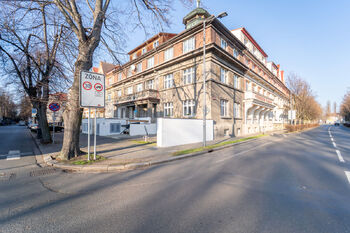 Pohled na bytový dům v Tyršově ulici - Pronájem bytu 3+kk v osobním vlastnictví 86 m², Poděbrady