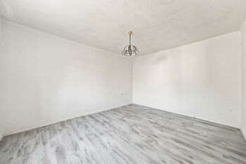pokoj - Prodej bytu 1+1 v družstevním vlastnictví 29 m², Teplice