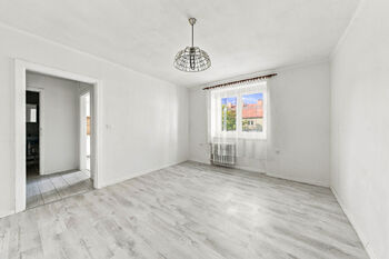 pokoj - Prodej bytu 1+1 v družstevním vlastnictví 29 m², Teplice