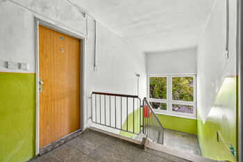 vstup do bytu - Prodej bytu 1+1 v družstevním vlastnictví 29 m², Teplice
