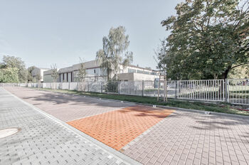 parkovací stání k bytu - Pronájem bytu 2+kk v osobním vlastnictví 50 m², Ostrava