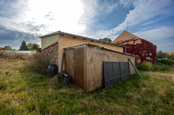 Prodej pozemku 1366 m², Benešovice