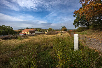 Prodej pozemku 1366 m², Benešovice