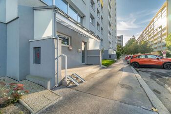 Pronájem bytu 2+kk v družstevním vlastnictví 45 m², Praha 4 - Chodov