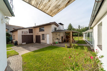 garáže s dílnou a sklady - Prodej domu 221 m², Vrdy