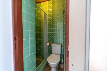 WC + sprchový kout 1.patro - Prodej domu 221 m², Vrdy