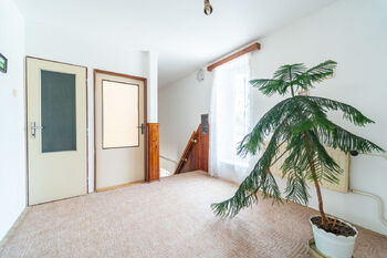 hala v 1. patře - Prodej domu 221 m², Vrdy