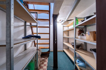 menší sklep - Prodej domu 221 m², Vrdy