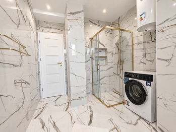 Koupelna - Prodej bytu 3+1 v osobním vlastnictví 68 m², Ostrava