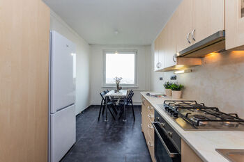 Prodej bytu 3+1 v osobním vlastnictví 74 m², Praha 4 - Modřany