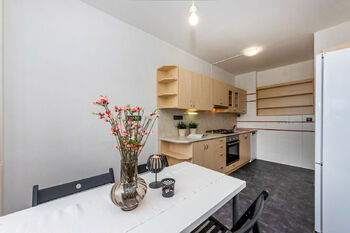Prodej bytu 3+1 v osobním vlastnictví 74 m², Praha 4 - Modřany