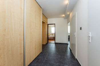 Prodej bytu 3+1 v osobním vlastnictví 74 m², Praha 4 - Modřany
