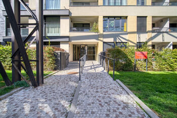 Pronájem bytu 2+kk v osobním vlastnictví 52 m², Praha 7 - Holešovice