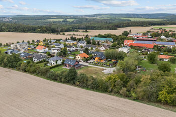 Prodej pozemku 887 m², Davle