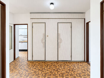 Chodba - Prodej bytu 4+kk v osobním vlastnictví 85 m², Praha 10 - Horní Měcholupy