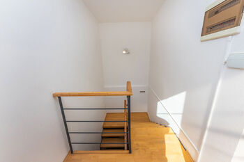 Schodiště - Prodej domu 138 m², Praha 5 - Zbraslav