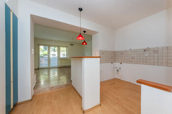 Kuchyňský kout - Prodej domu 138 m², Praha 5 - Zbraslav