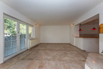 Obývací pokoj - Prodej domu 138 m², Praha 5 - Zbraslav