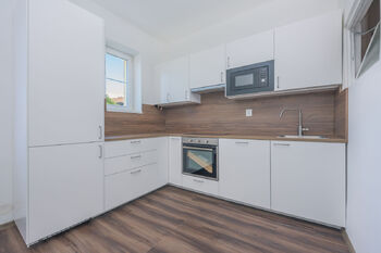 Prodej bytu 3+kk v osobním vlastnictví 77 m², Hradec Králové