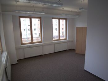 Pronájem kancelářských prostor 74 m², Praha 10 - Strašnice