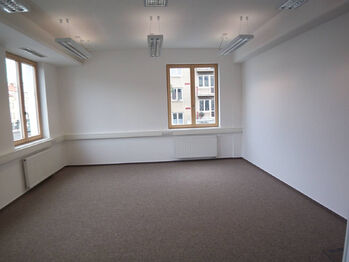 Pronájem kancelářských prostor 74 m², Praha 10 - Strašnice