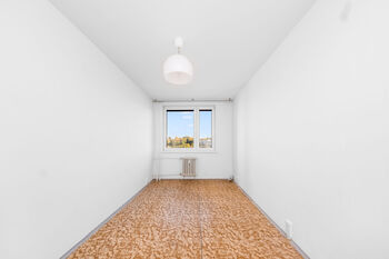 Třetí pokoj/ložnice bytu - Pronájem bytu 3+1 v osobním vlastnictví 69 m², Praha 6 - Řepy