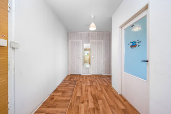 Vstupní předsíň bytu - Pronájem bytu 3+1 v osobním vlastnictví 69 m², Praha 6 - Řepy