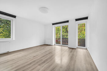 Pronájem bytu 2+1 v osobním vlastnictví 58 m², Milovice