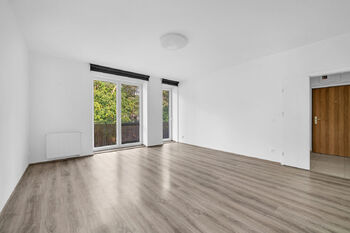 Pronájem bytu 2+1 v osobním vlastnictví 58 m², Milovice