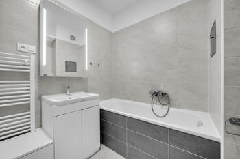 Pronájem bytu 2+1 v osobním vlastnictví 58 m², Milovice